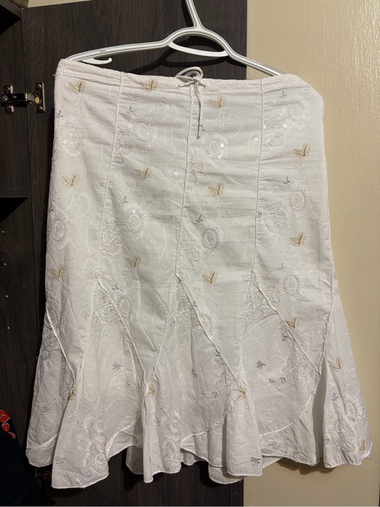 Heart Soul Dresses & Skirts - Vintage White beautiful Embroidered A-Line Women’s Skirt